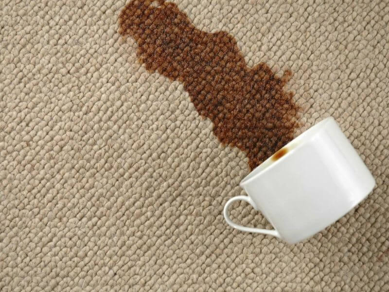Как удалить кофейное пятно с ковра
